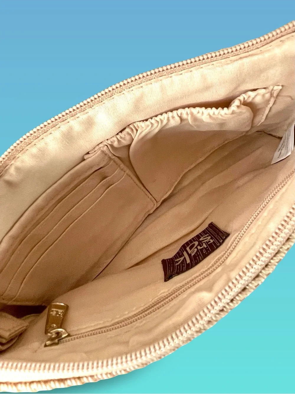 The Sak sak champagne